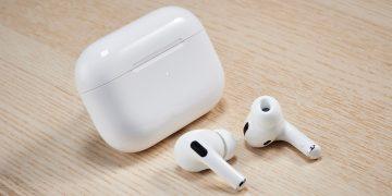 Apple AirPods Pro 2 Wireless Earbuds, Active Noise Cancellation, Hearing Aid Feature, Bluetooth Headphones, Transparency, Personalized Spatial Audio, High-Fidelity Sound, H2 Chip, USB-C Charging